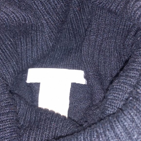 Over-sized Wool Blend Turtleneck Sweater, Tunich Lenght Hi-lo Hem Strechy - Picture 2 of 3